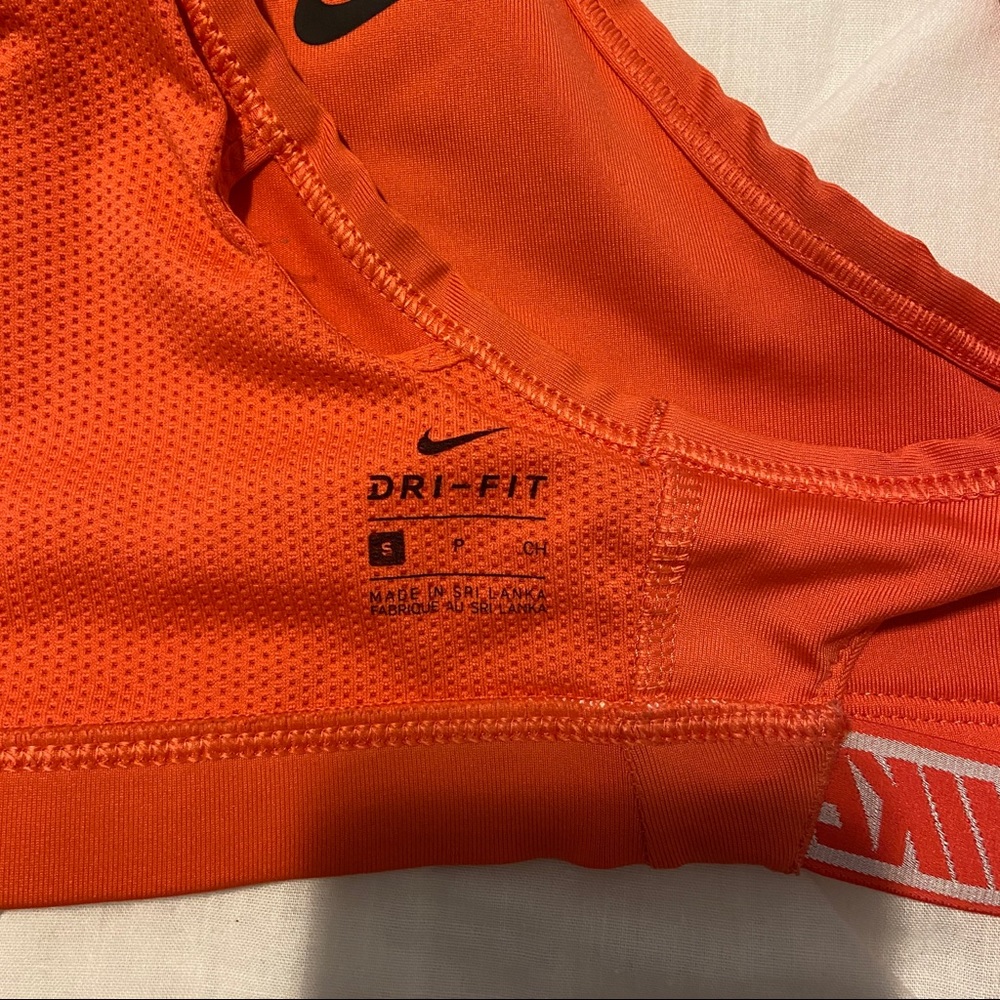 Nike Sports Bra Size Small - Picture 4 of 5
